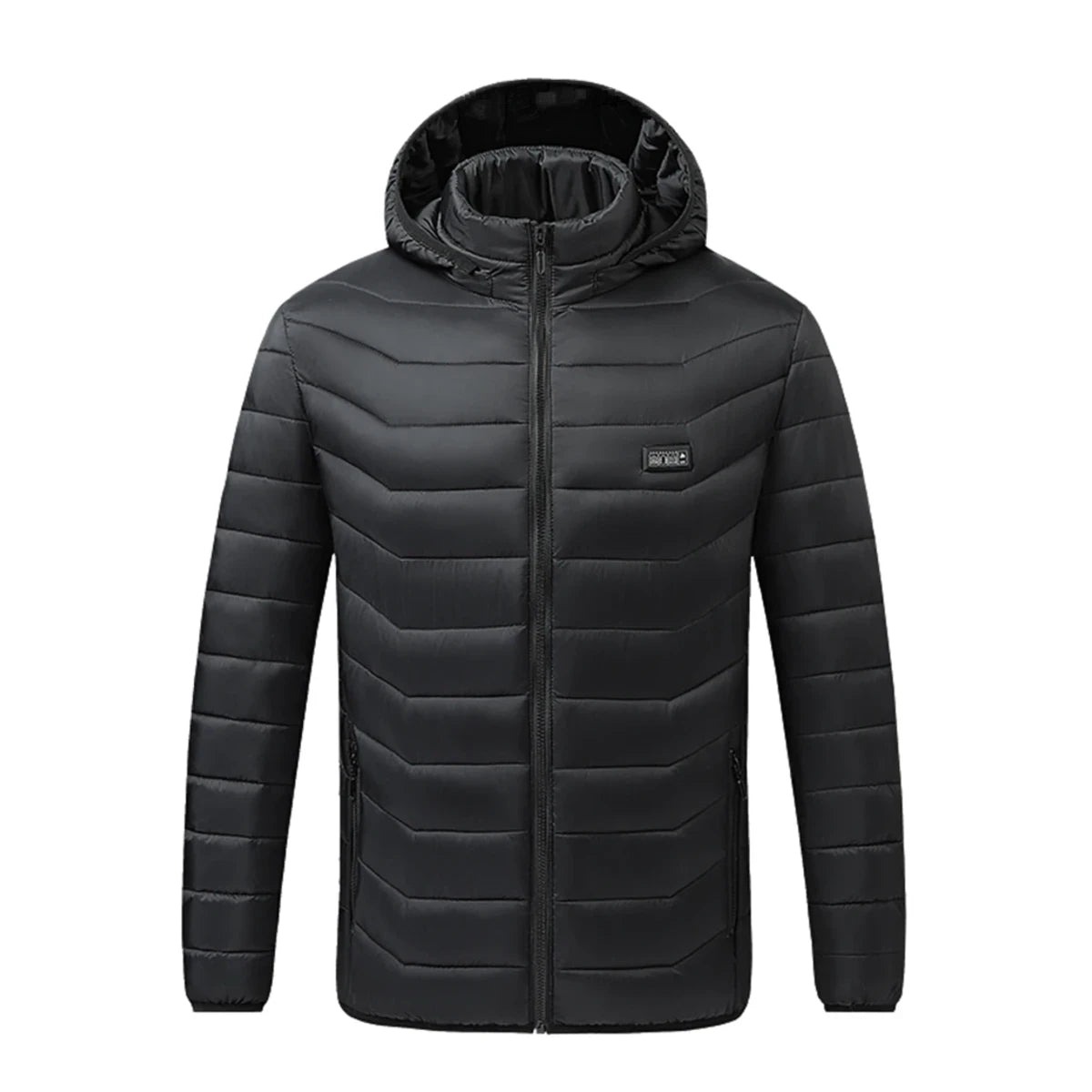 Veste chauffante à capuche noire vue de face, avec ses boutons de chauffe sur la poitrine